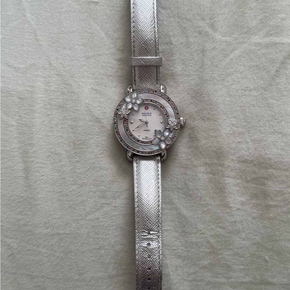 Michele cloette fleur with colorful stones